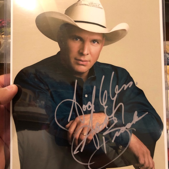 Garth Brooks signed (Rp) - Picture 2 of 2